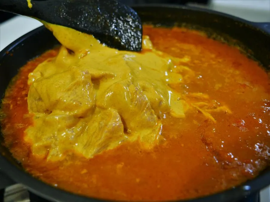 토마토와 생크림 버터 치킨 커리 조리 과정 8-1