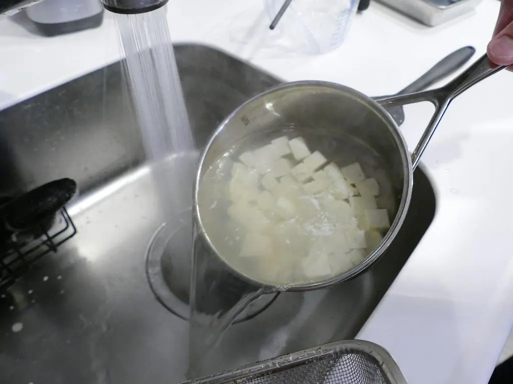 두반장과 톈몐장 마파두부 조리 과정 6-2