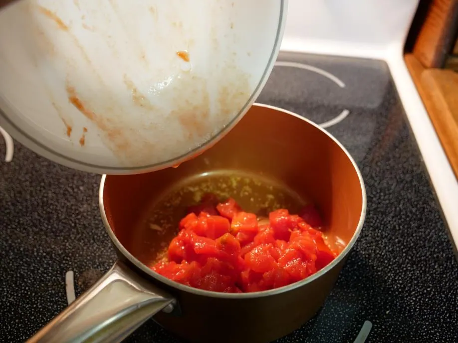 토마토소스를 곁들인 파르메산 치즈 크래커 조리 과정 5-1