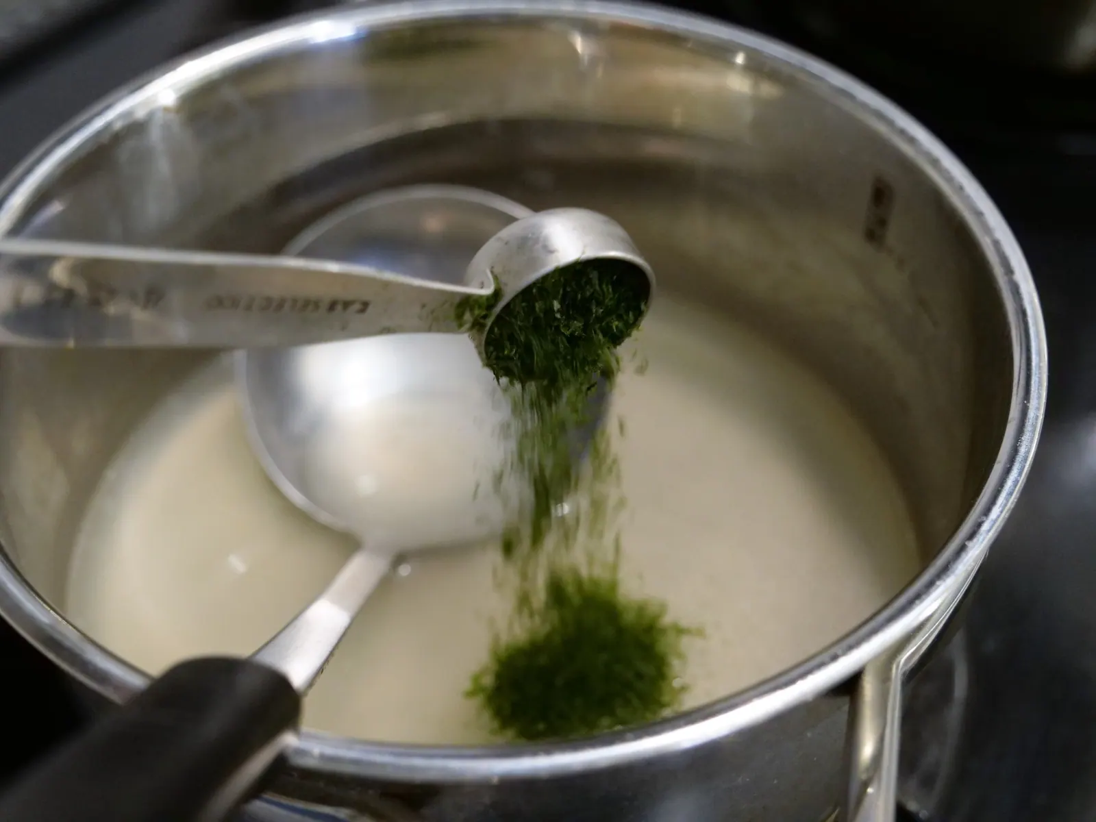 아오노리 소스와 바삭한 흰살생선 조리 과정 6-3
