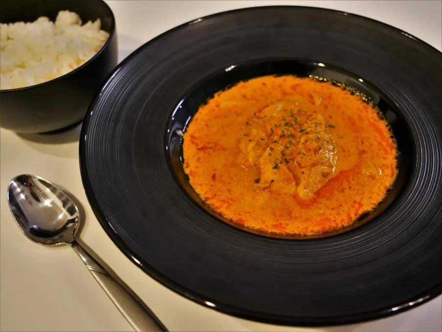 토마토와 생크림 버터 치킨 커리