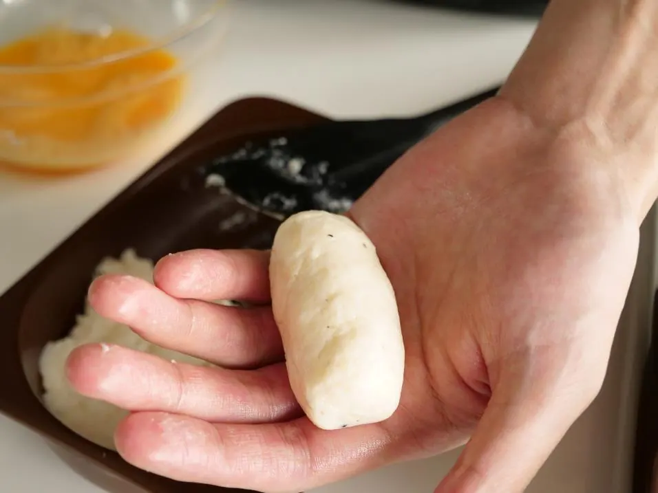 토마토소스를 곁들인 게살 크림 고로케 조리 과정 8-2